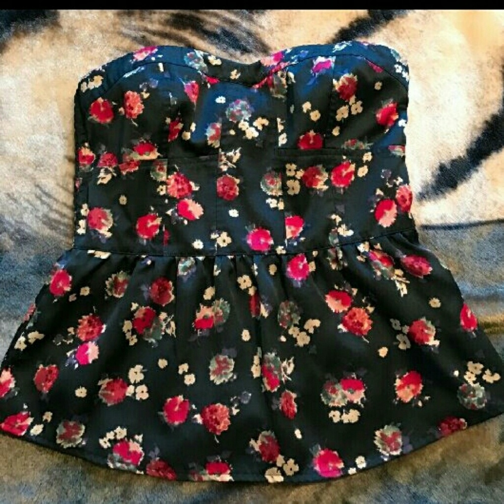 Strapless top